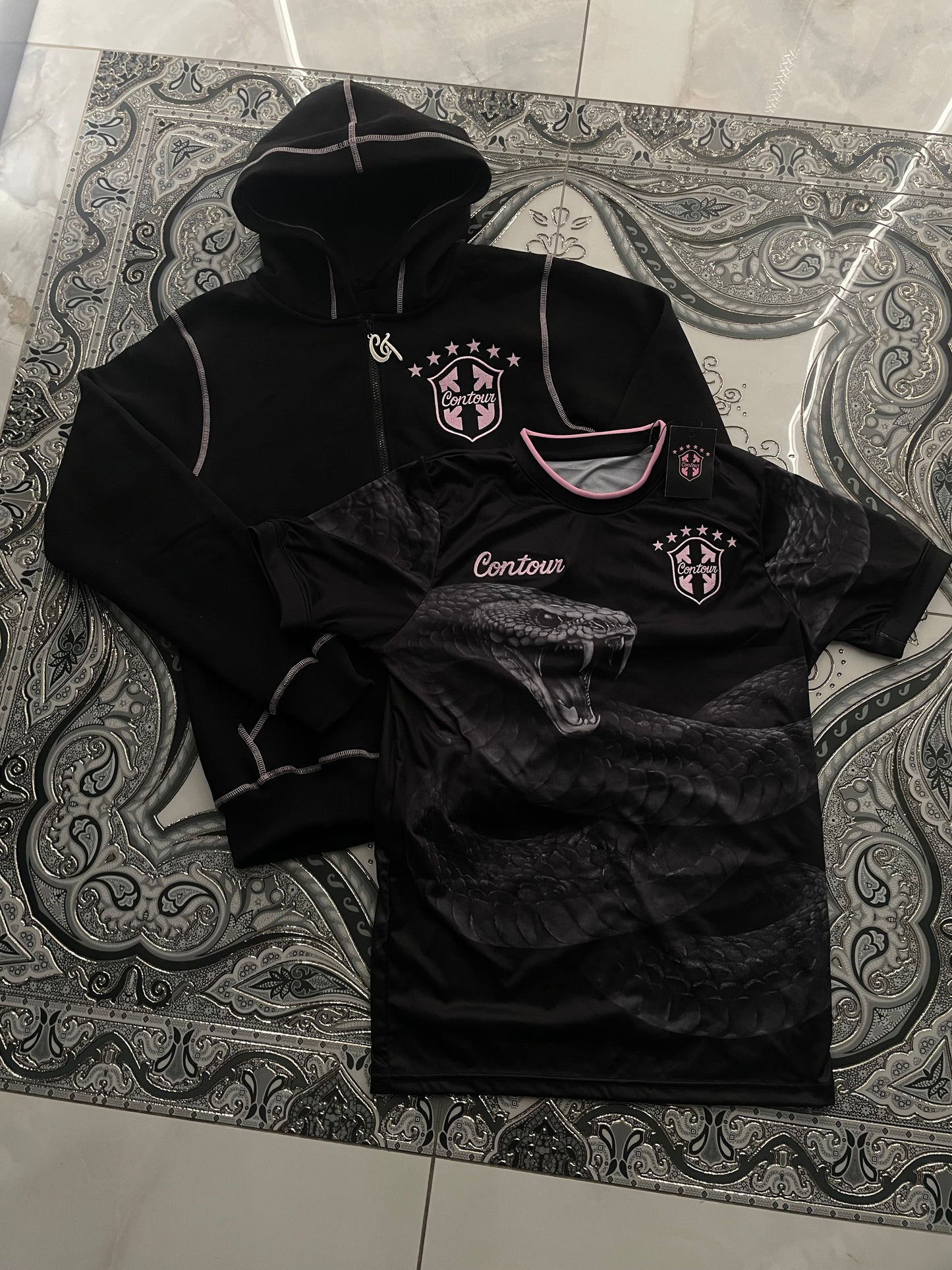 Ultra Rosè hoodie X Ultra Veńom jersey